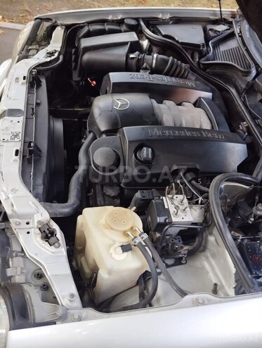 Mercedes E 240-15