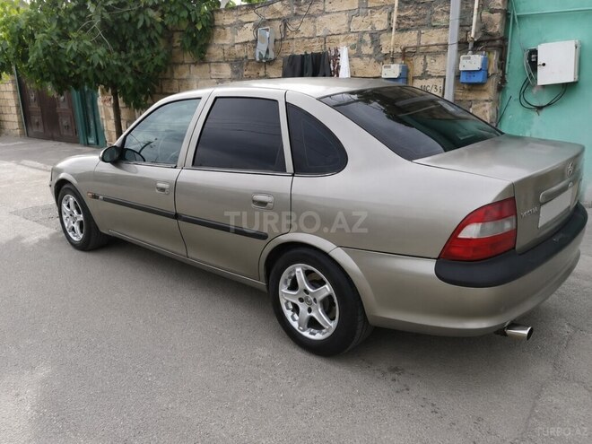 Opel Vectra-4