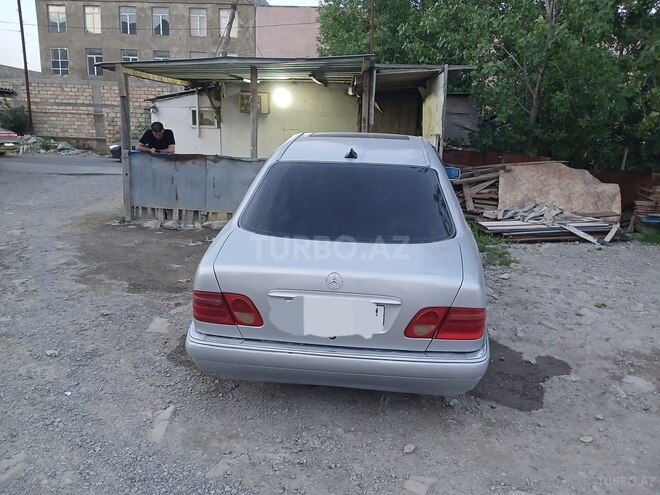 Mercedes E 280-2