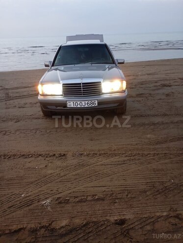 Mercedes 190-1