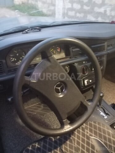 Mercedes 190-9