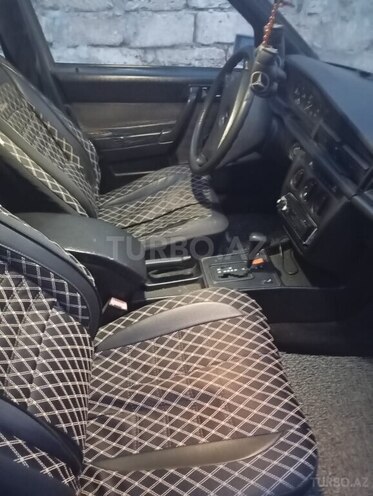 Mercedes 190-8