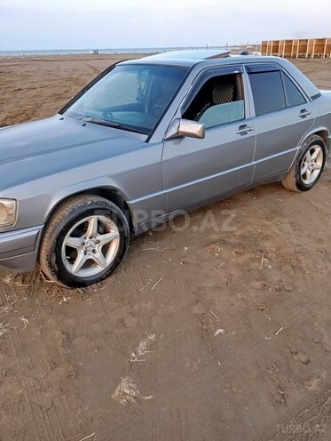 Mercedes 190-5