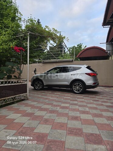Hyundai Santa Fe-12