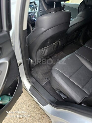 Hyundai Santa Fe-15