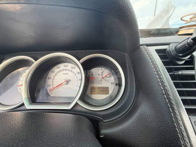 Nissan Tiida-20