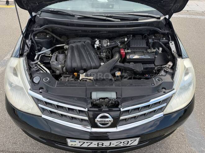 Nissan Tiida-12