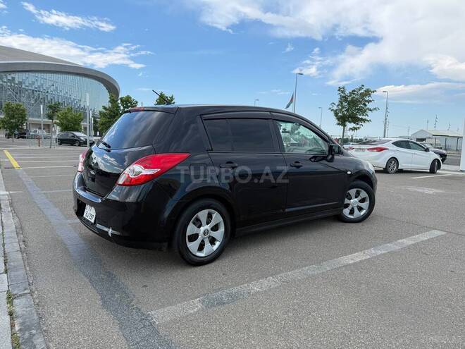Nissan Tiida-5