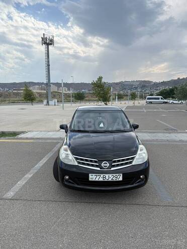 Nissan Tiida-1