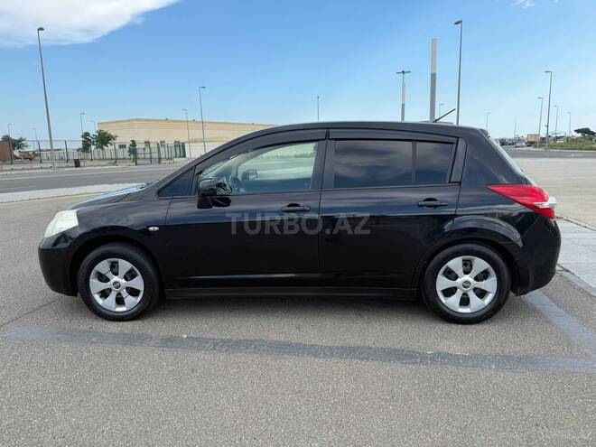 Nissan Tiida-2