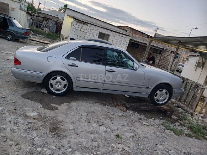 Mercedes E 280-3