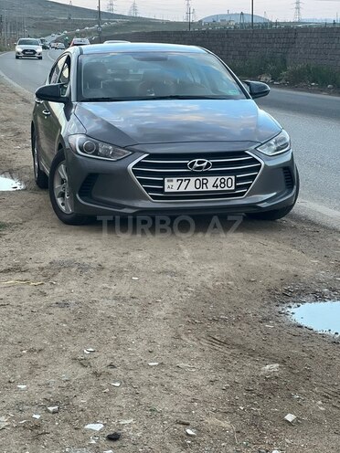Hyundai Elantra-1