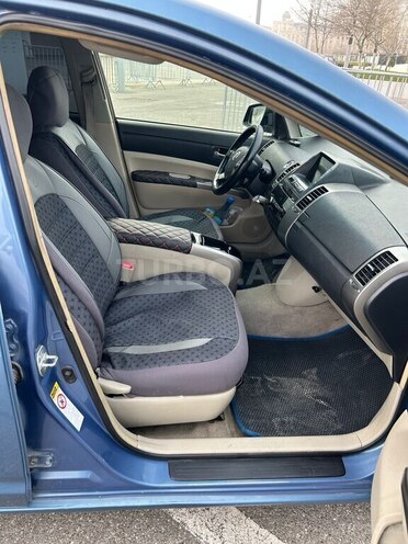Toyota Prius-7