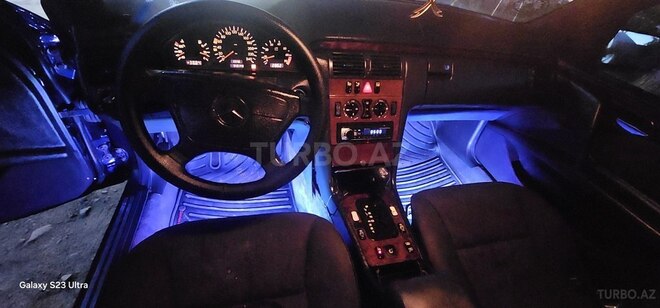 Mercedes E 230-18