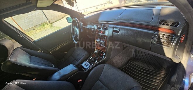 Mercedes E 230-7