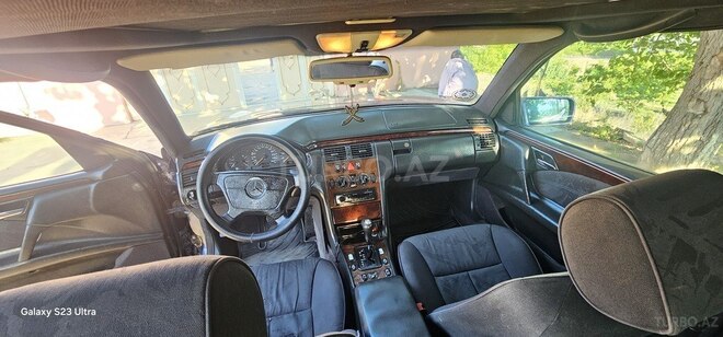 Mercedes E 230-10
