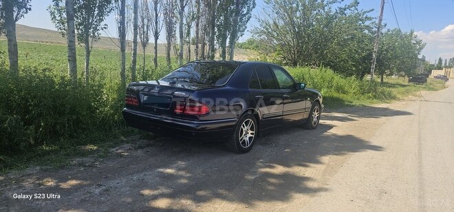 Mercedes E 230-6
