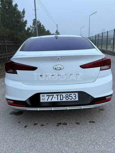 Hyundai Elantra-5