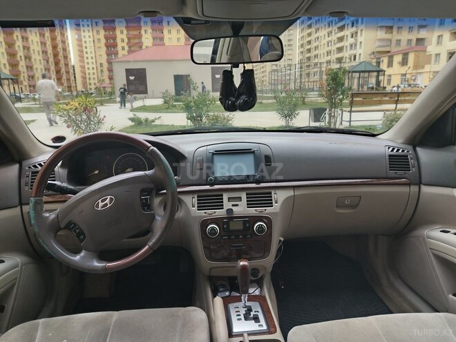 Hyundai Sonata-4
