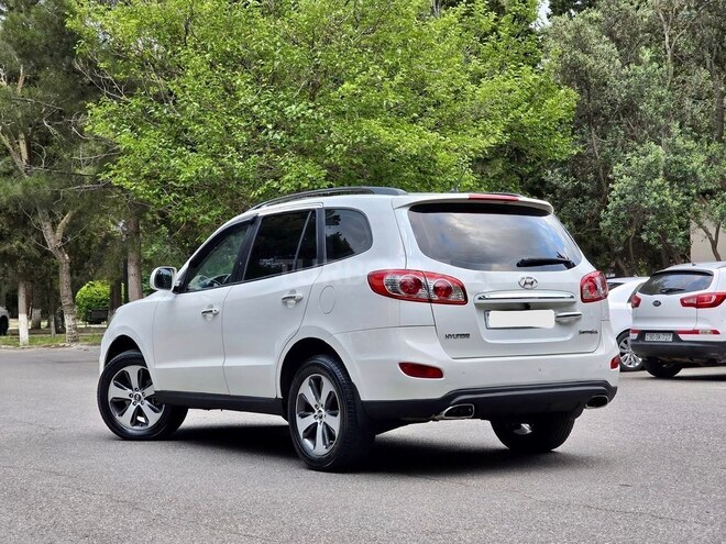 Hyundai Santa Fe-5
