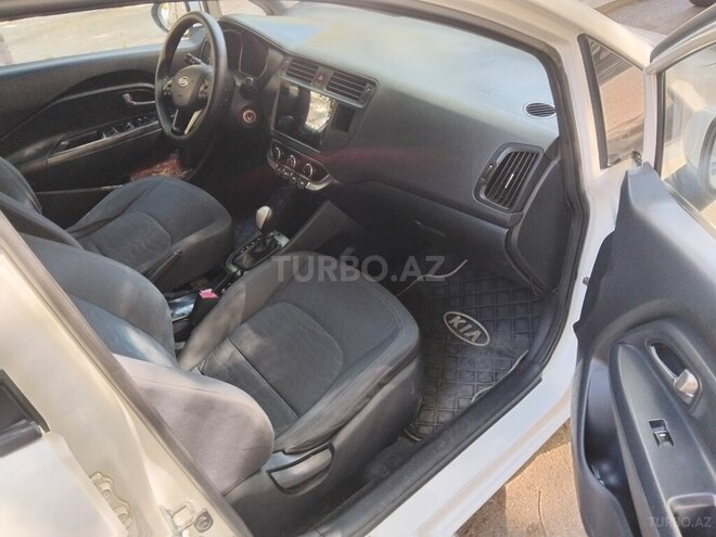 Kia Rio-5