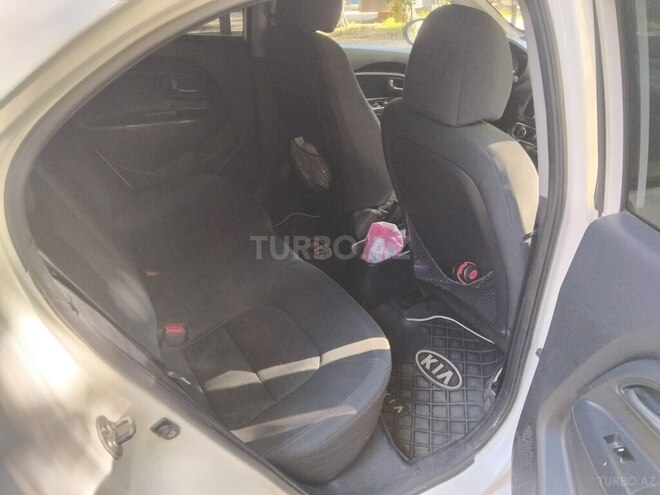 Kia Rio-4