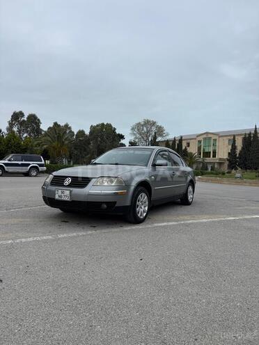 Volkswagen Passat-1