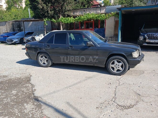 Mercedes 190-2