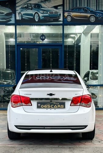 Chevrolet Cruze-13
