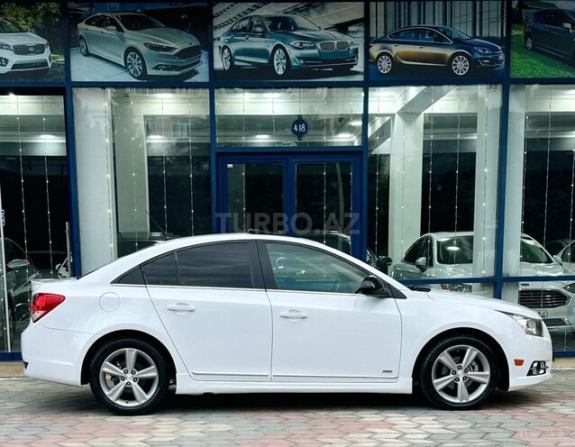 Chevrolet Cruze-12