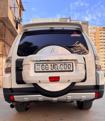 Mitsubishi Pajero-2