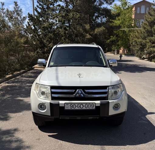 Mitsubishi Pajero-8