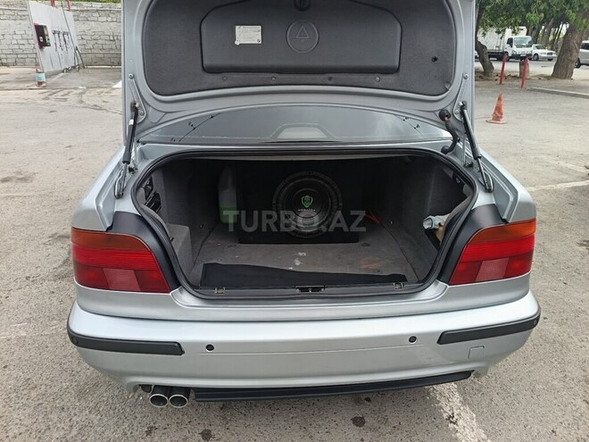 BMW 523-4