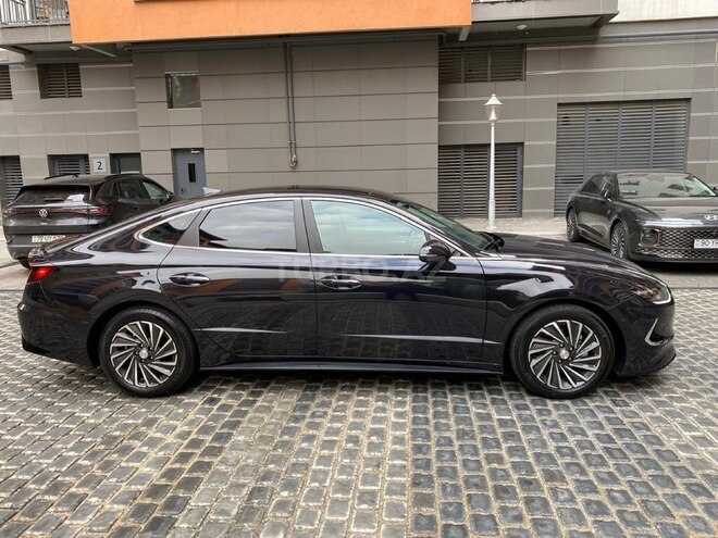 Hyundai Sonata-2