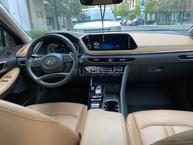 Hyundai Sonata-6