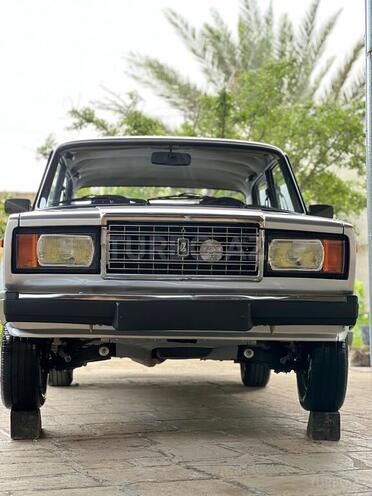 LADA (VAZ) 2107-1