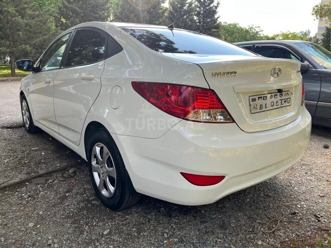 Hyundai Accent-6
