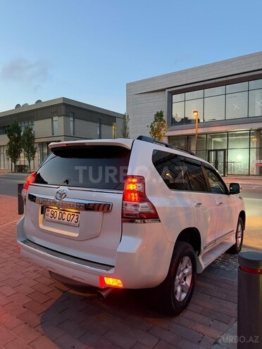 Toyota Land Cruiser Prado-4