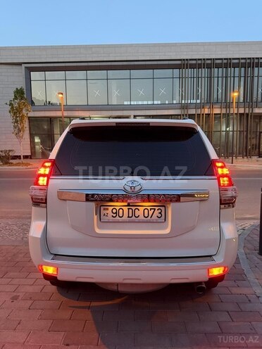 Toyota Land Cruiser Prado-6