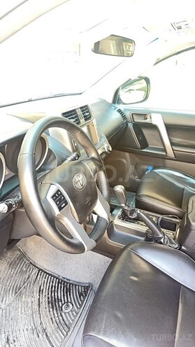 Toyota Land Cruiser Prado-10