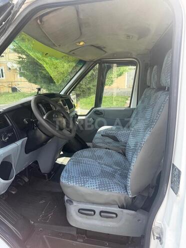 Ford Transit-7