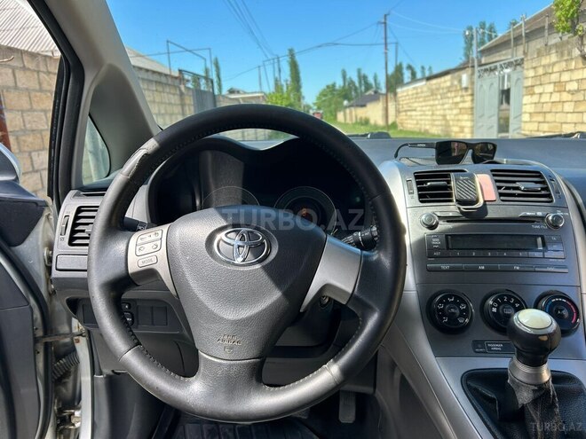 Toyota Auris-3