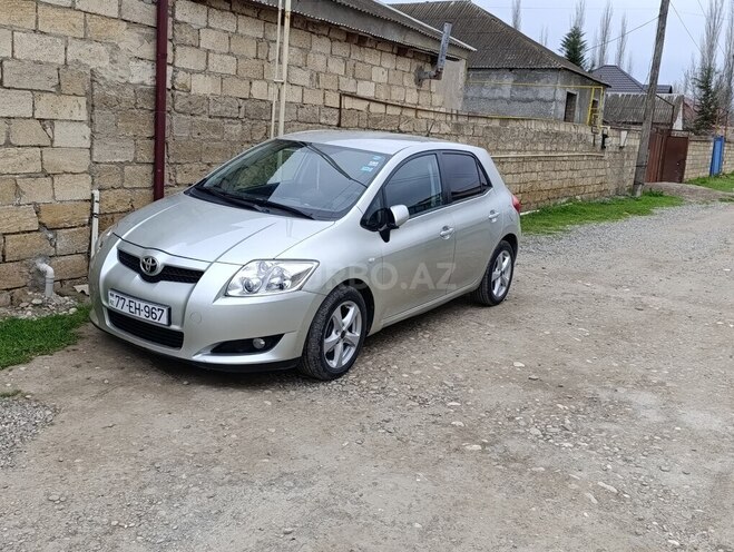 Toyota Auris-2
