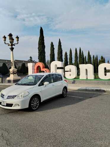 Nissan Tiida-5