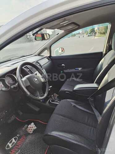 Nissan Tiida-6