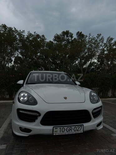 Porsche Cayenne GTS-1