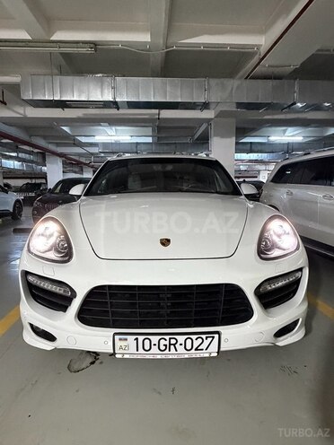 Porsche Cayenne GTS-2