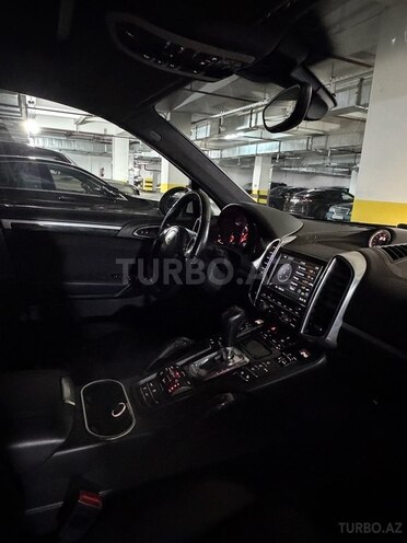 Porsche Cayenne GTS-9