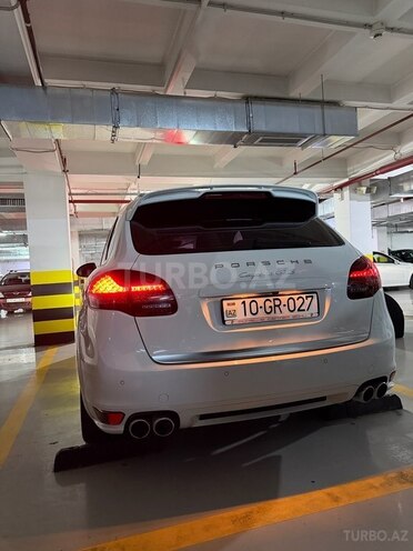 Porsche Cayenne GTS-5