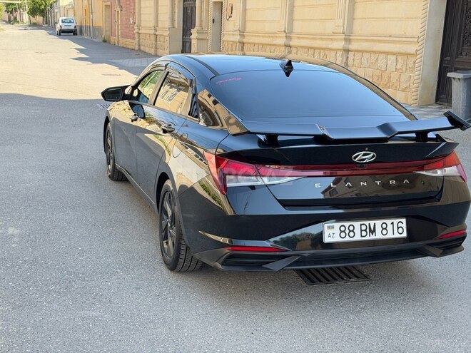 Hyundai Elantra-6